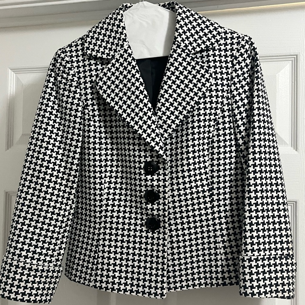 Tahari ASL Black and White Houndstooth Blazer